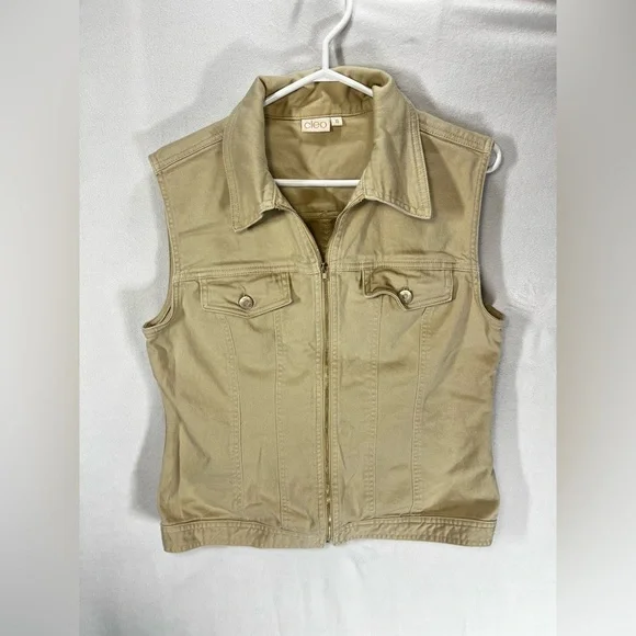 Utility Vest - Picture 8 of 9